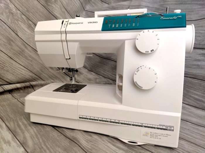 Husqvarna - Machine à coudre - Emerald 116 + Coffret 8 fils OFFERT – Image 3