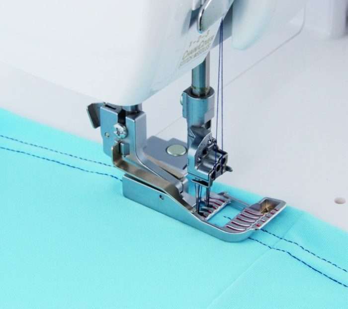 Babylock - Pied Ouvert avec Lignes de Guidage - Surjeteuse/recouvreuse