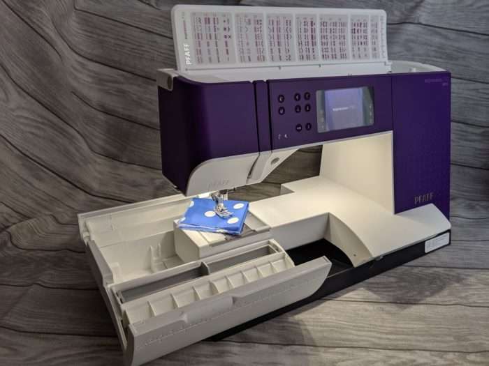 Pfaff - Machine à coudre - Expression 710 + Coffret 8 fils + table grand confort OFFERT – Image 3