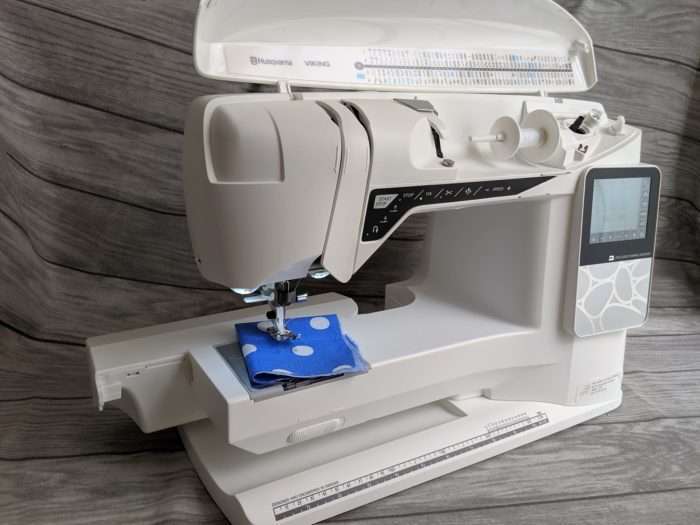 Husqvarna - Machine à coudre - Opal 690Q + Coffret 8 fils + Table d’extension OFFERT – Image 4