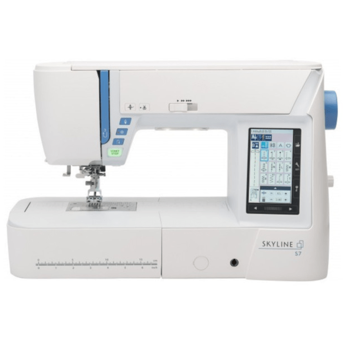 Janome - Machine à coudre - Skyline S7 + Coffret 8 fils OFFERT