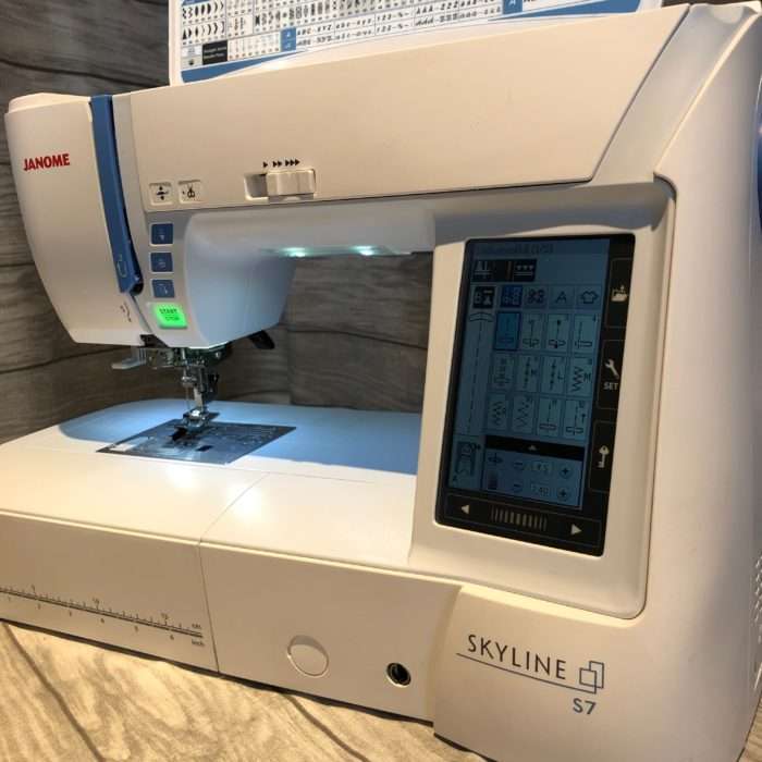Janome - Machine à coudre - Skyline S7 + Coffret 8 fils OFFERT – Image 4