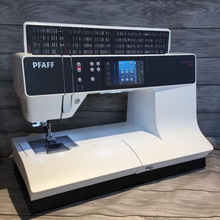 Pfaff - Brodeuse/Machine à coudre - Creative 3.0 + Coffret 18 fils OFFERT – Image 3