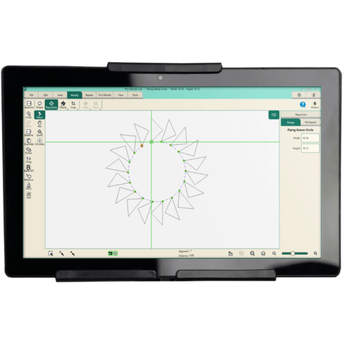 Ordinateur à écran tactile couleur de 11 pouces monté sur la machine à quilter à régulation de points Comprend plus de 250 motifs préchargés Grille et règle à l'écran pour mesurer les motifs ou la zone sur la courtepointe Positionnez les motifs en déplaçant simplement votre doigt sur l'écran Redimensionnez, faites pivoter et répétez les conceptions pour les adapter à des zones spécifiques Inclinez ou alignez les conceptions pour s'adapter à n'importe quelle zone avec trois points ou plus Ajustez les conceptions à l'aide des poignées à l'écran Définir et remplir une zone avec un dessin, en utilisant 2 coins (rectangles) ou multipoints (toute forme) Paramètres de vitesse variable et de points par pouce Verrou de canal horizontal et vertical