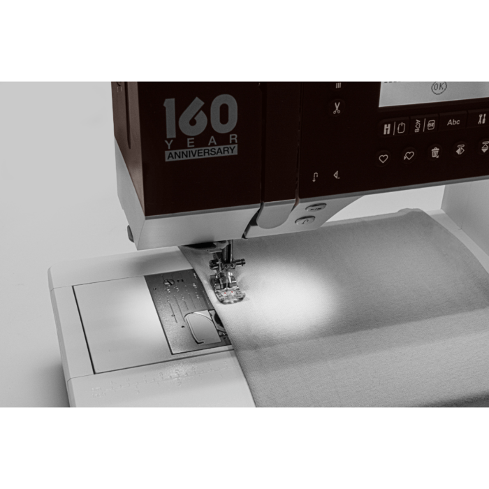Pfaff - Brodeuse/Machine à coudre - Creative Ambition 640 + Coffret 18 fils OFFERT – Image 3